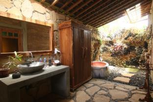 Bangunjiwo Resort | Rajaklana Resort and Spa