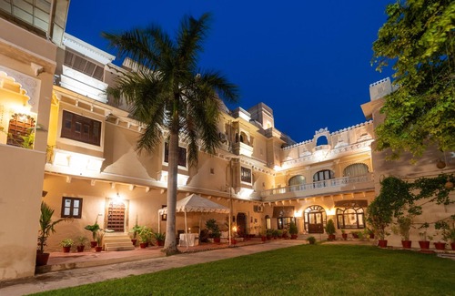 Bhindar Apartment | RajMahal- Live Like Royalty 446-Year-Old Stay 7BR -Homeyhuts