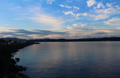 Campbell River Hotel | Ramada by Wyndham Campbell River