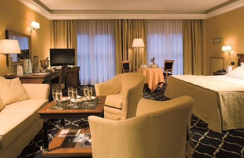 Naples Hotel | Ramada by Wyndham Naples