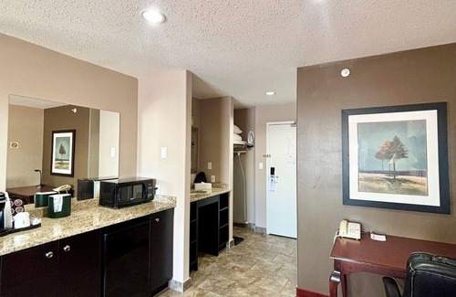 Sherwood Park Hotel | Ramada by Wyndham Sherwood Park