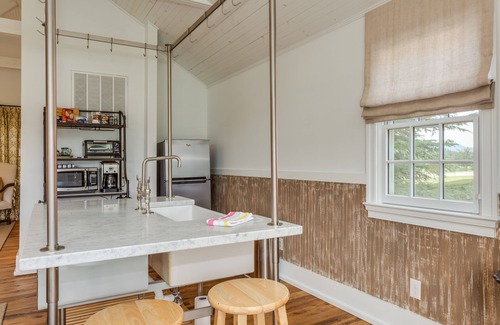 Greenwood House | Ramsay Estate | Carriage House w/Mountain Views