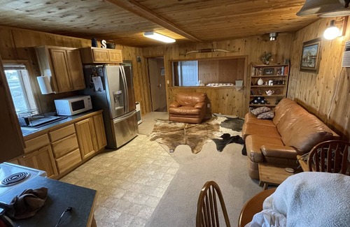 Powell Butte Cabin | Ranch Bunkhouse - beautiful views, working ranch experience!