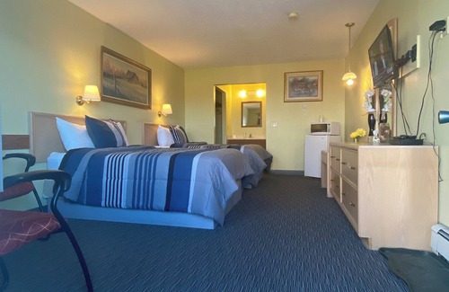 Nanton Hotel | Ranchland Inn