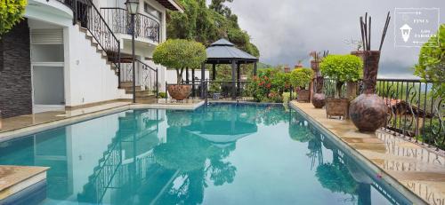 Ixtapan de la Sal Villa | Rancho San Diego Los Faroles Lujo