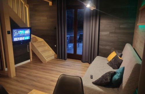 gmina Ozarow Cabin | Ranczo w lesie - domki z jacuzzi