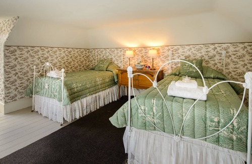 Hollow Tree Bed & Breakfast | Rathmore