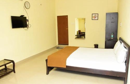Ambur Hotel | RDS Guest House Bypass
