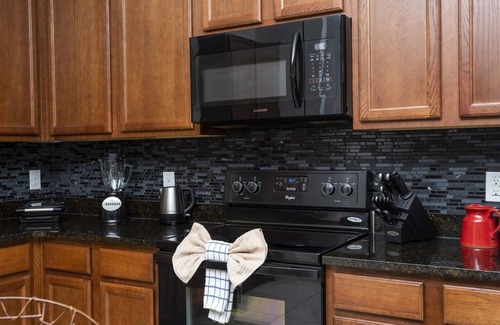 Veranda Palms Villa | Recently remodeled 6 bedroom house, private pool, Free Wi-Fi