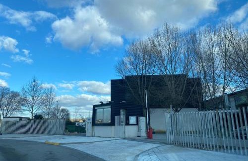 Camarma De Esteruelas Apartment | Red 4 x 4