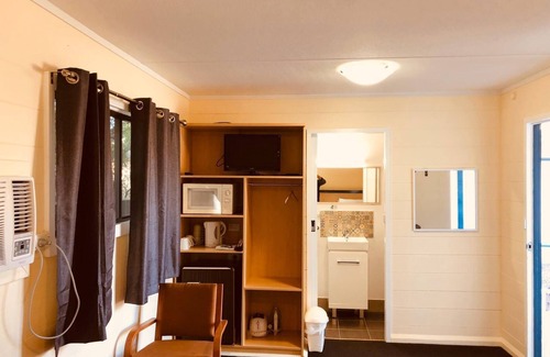 Muswellbrook Hotel | Red Cedar Motel