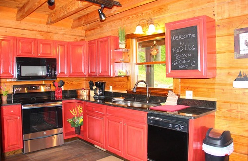Clyde Cabin | Red Dog Barn.on a 65 acre bison ranch!