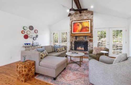 Woodcreek House | Red Donkey Cottage