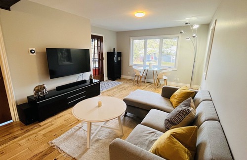 Bolton-Ouest Cottage | Red Door Cottage