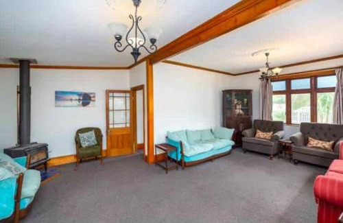 Featherston Villa | Red Door Cottage on Fox