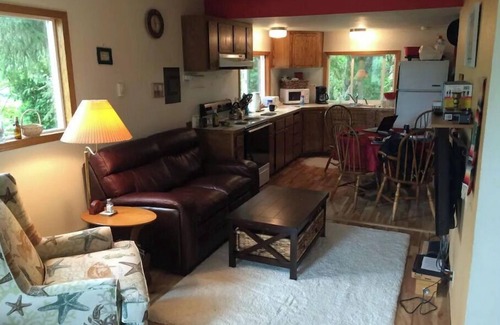 Seal Rock Cottage | RED DOOR COTTAGE