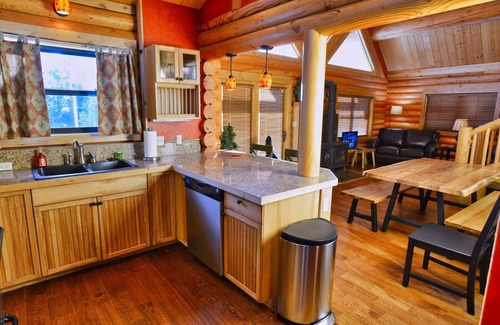 Rivers Crossing House | Red Elk Lodge - Luxury Log Home - Game Room - Wrap Around Deck - Quiet Neighborhood