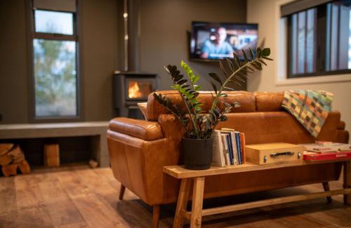 Twizel House | Red Hut - touch of luxury - Twizel