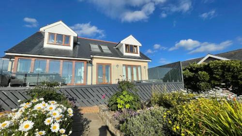 Llandanwg House | Red Ridge