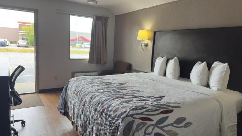 Anderson Hotel | Red Roof Inn Anderson, IN