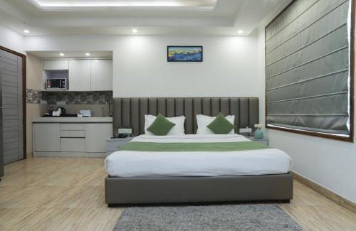 Safdarjung Enclave House | Red Rose Homestay - Rooms with Kitchenette