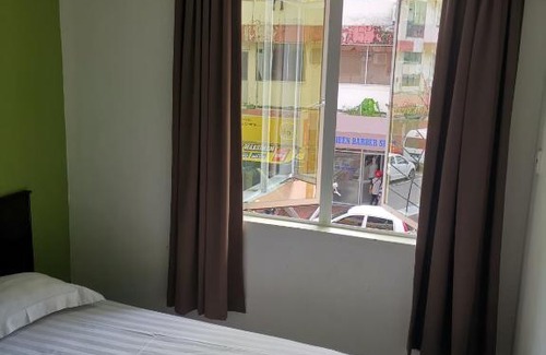 Victoria Hotel | Red Tomato Hotel