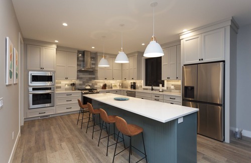 Douglas House | REDBUD HOLIDAY HOUSE: Spacious, Modern Home–Sleeps 14 Plus Incredibly Walkable!