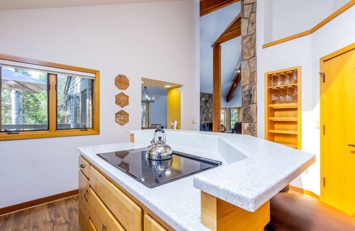 Sunriver House | REDC27 - Spacious Home, Ping Pong, Pool Table