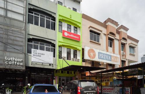 Palembang Hotel | RedDoorz at Jalan Bangau Palembang