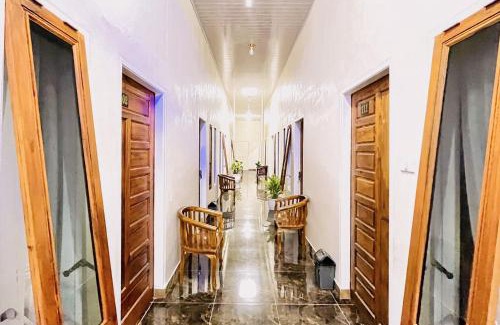 Merek Hotel | RedDoorz @ Gunari Guest House Merek Karo