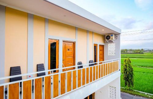 Madurejo Hotel | RedDoorz near Candi Prambanan 3 Yogyakarta