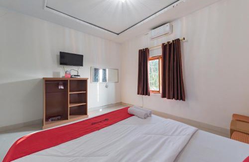 Ciwaru Hotel | RedDoorz near Ciletuh Sukabumi