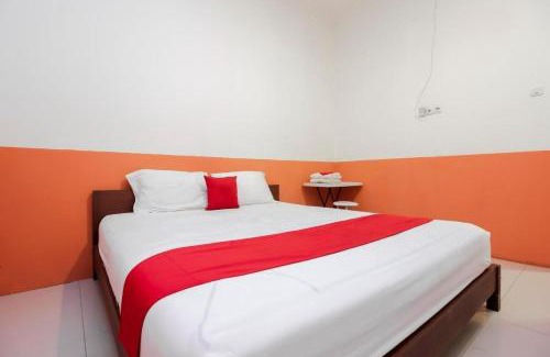 Manado City Centre Hotel | RedDoorz Near Jalan Jendral Sudirman