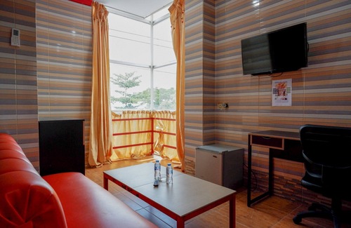 Pulupanda Hotel | RedDoorz near Kendari Beach 2