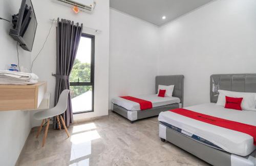 Rajabasa Hotel | RedDoorz near Tugu Coklat Pesawaran Lampung