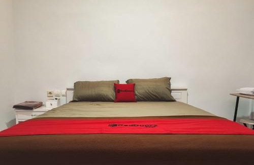 Sarolangun Hotel | RedDoorz Syariah at Naffa Homestay