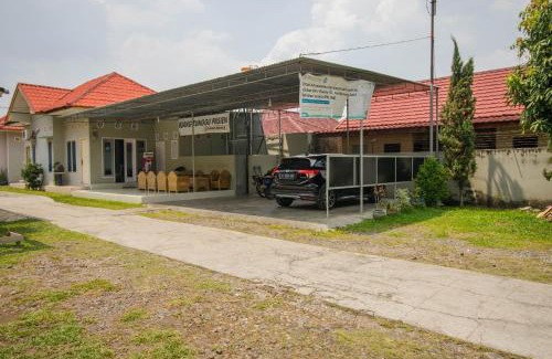 Lubuklinggau House | RedDoorz Syariah near Watervang Lubuk Linggau 2