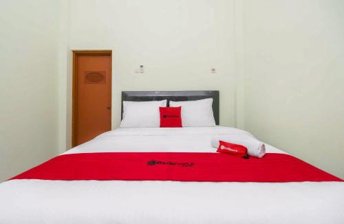 Muara Enim House | RedDoorz Syariah Near RSUD Dr HM Rabain Muara Enim