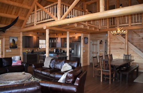 Gilead House | REDUCED RATES BOOK NOW AND SAVE , PRIVATE HOME, HOT TUB , PET FRIENDLY nnn