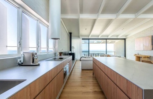 Aldinga Beach House | Reef House - Luxury Beachfront - Near Wineries