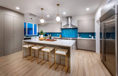 Silver Strand House | Reef Mall - Contemporary Mediterranean Estate with Spectacular Mountain Views