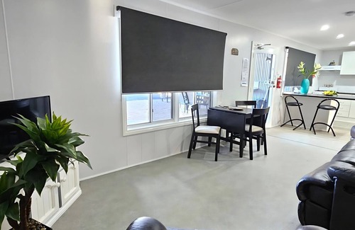 Port Victoria House | Reel 'Em Inn, Port Victoria