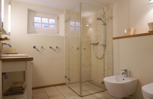 Greveling House | Reetdachhaus mit direktem Meerblick