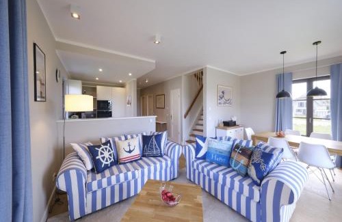 Dranske House | Reetland am Meer - Premium Reetdachvilla mit 3 Schlafzimmern, Sauna und Kamin H21