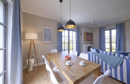 Dranske House | Reetland am Meer - Premium Reetdachvilla mit 3 Schlafzimmern, Sauna und Kamin H21