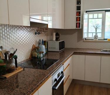 Cadaval Apartment | Refúgio com Piscina no Sopé da Serra de Montejunto