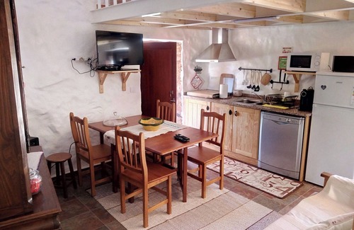 Montes da Senhora Cottage | Refúgio do Raposo - CASA Deneb