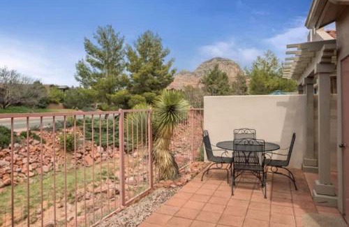 Nepenthe House | Refreshing Sedona Sanctuary with Pool and Hot Tub for Family
