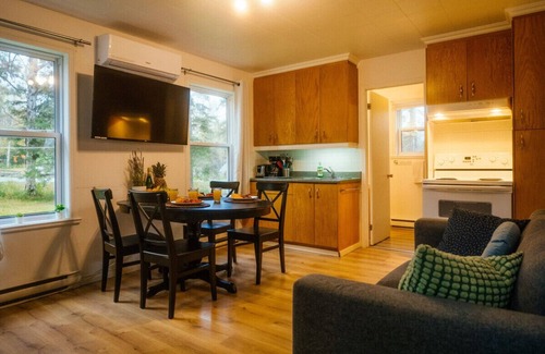 Saint-Tite-des-Caps Ski Chalet | Refuge Cozy, feu, bbq et plein air