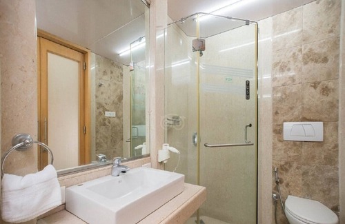 Wellington Pier Hotel | Regent Hotel